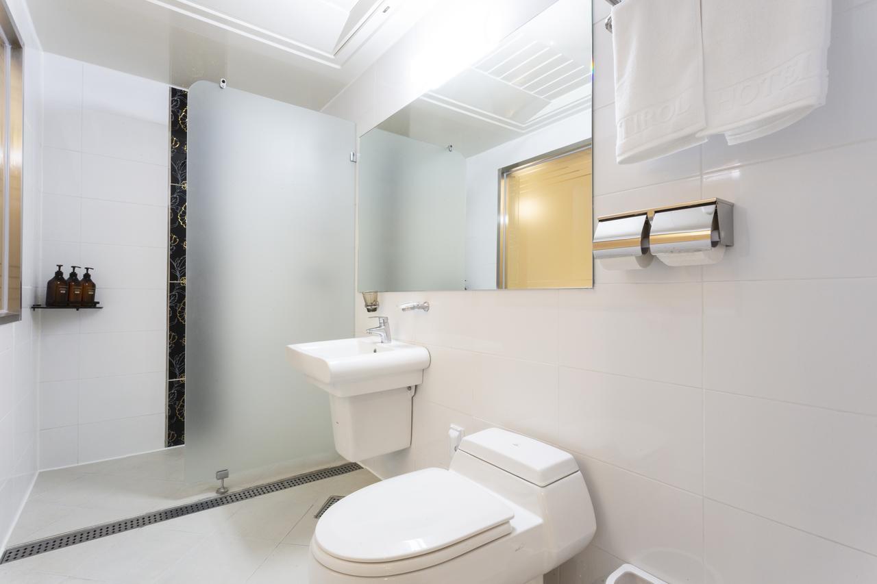 Khách sạn Tirol 3*